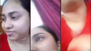 Desi cheating bhabhi showing her big boobs to her lover