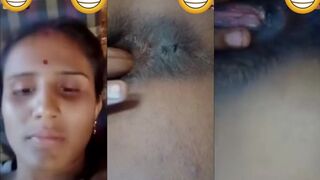 Boudi showing asshole and fingering pussy on video call