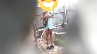 Village bhabhi bathing outdoor recorded