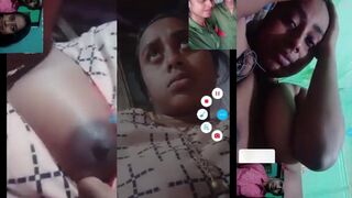 Desi sexy bengali gf showing her boobs and spreading her pussy