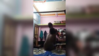 Boyfriend convinces exam-nervous Bengali college girl for sex